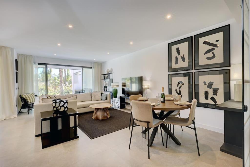 Ground Floor, 2 Bedroom @ Hills Apartamento *