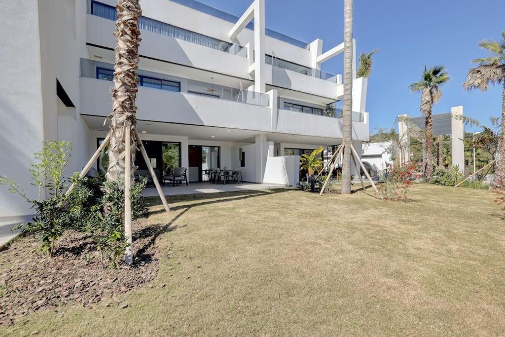 Ground Floor, 2 Bedroom @ Hills Apartamento