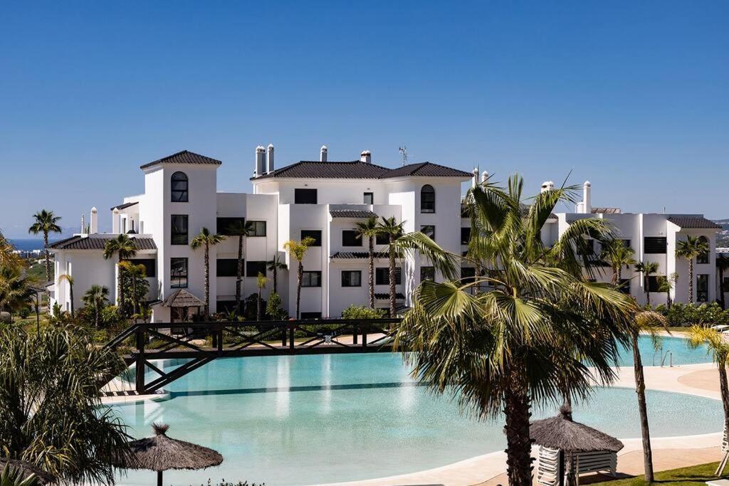 Ground Floor, 2 Bedroom @ Hills Apartamento